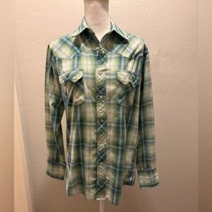 Wrangler Women’s Vintage Button Up with Pearl Snaps!